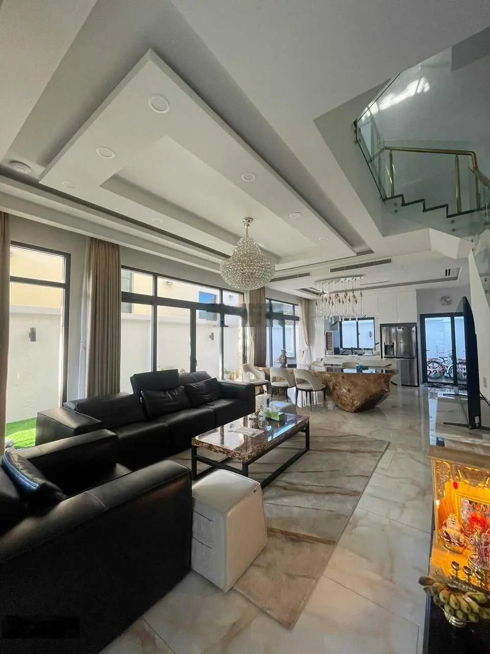 Định cư cần bán giá tốt căn Verosa Khang Điền diện tích 8x18.5m, full nội thất cao cấp có hồ cá Koi