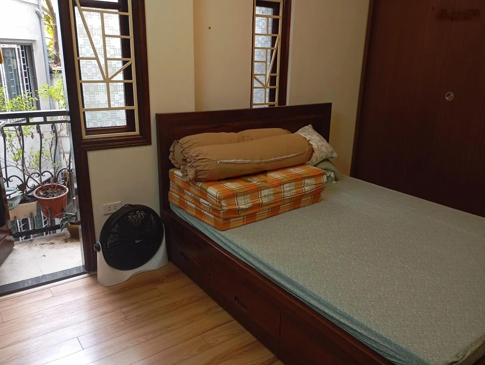 Chính thức chủ nhờ bán nhà phố tôn thất thiệp, ba đình 40m, 6t, 5pn, lô góc, siêu vip chỉ hơn 10 tỷ