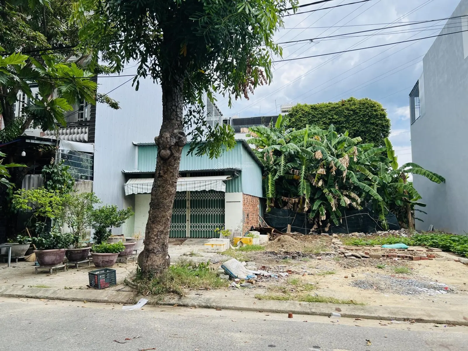 Cực hiếm lô đất cặp Nam Việt Á 10x20m khu toàn nhà đẹp