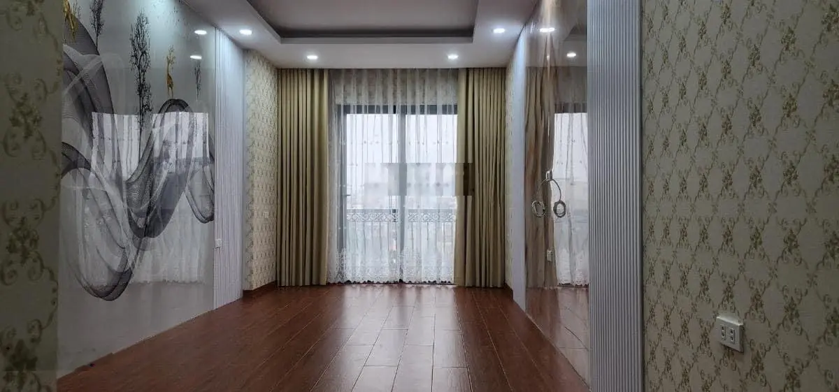 Bán Nhà Giêng Mặt Phố Nguyễn Khang Diện Tích 70m2 Chính Chủ