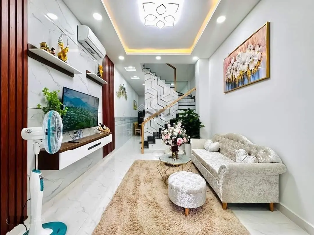 Nhà mới 48m2 đường Tô Ngọc Vân, Thủ Đức giá chỉ 2tỷ350.Nhà 3 tầng-3PN, tiện ích sẵn, dọn vào ở ngay