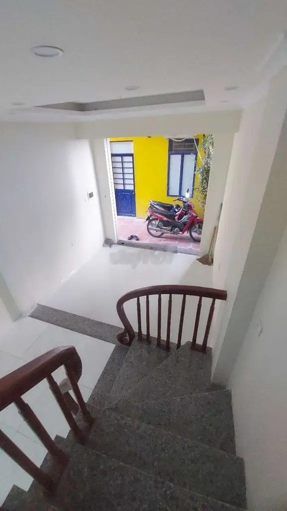 Cần bán nhà 36m2 xây 4 tầng 4 p.ngủ tại Tả Thanh Oai, Thanh Trì