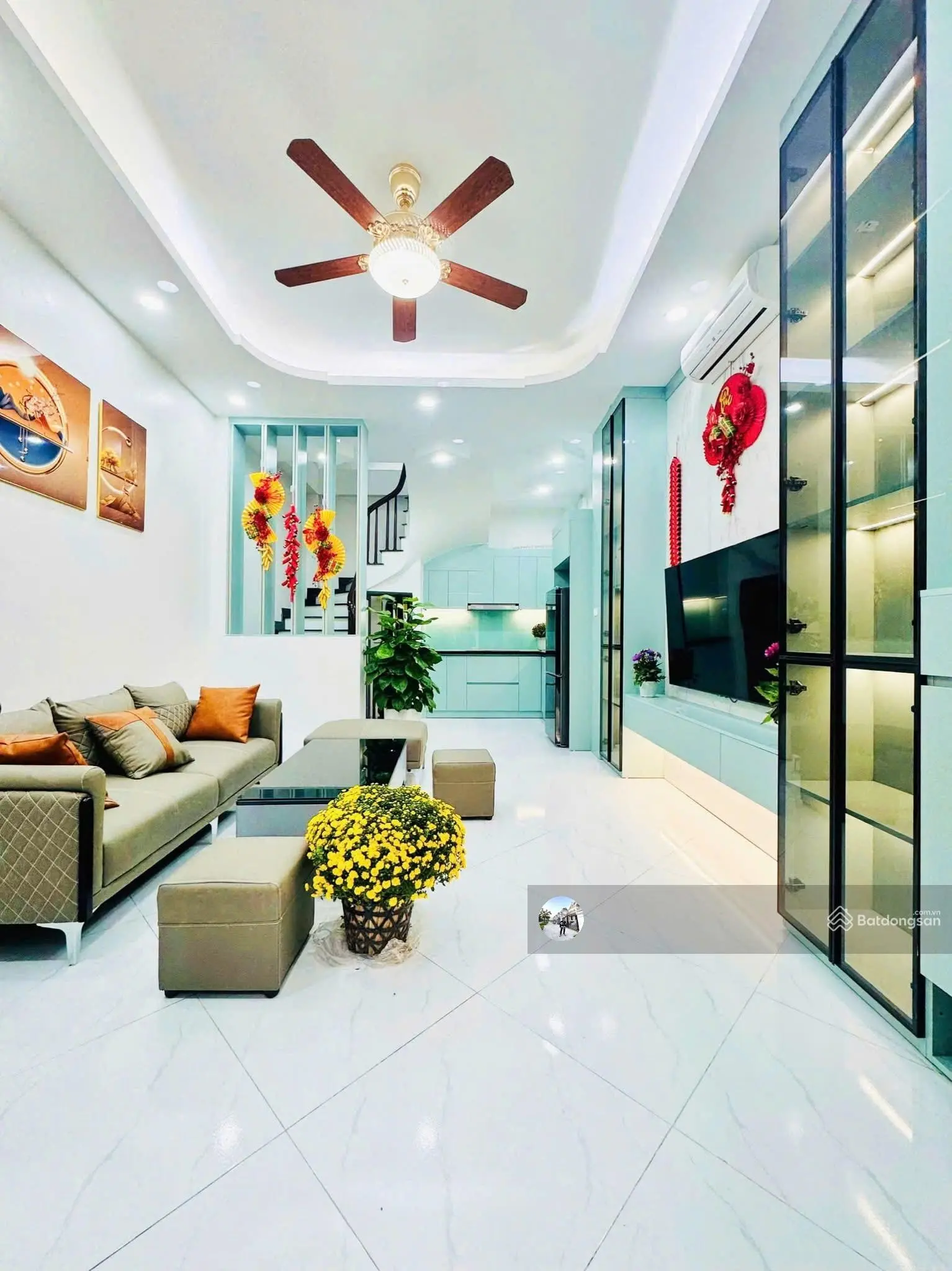 Bán nhà mới đẹp phố Trần Đại Nghĩa, lô góc, ô tô, kd, 42m xây 5 tầng, MT 4m.