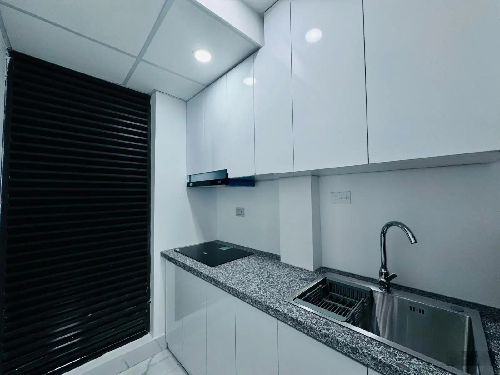 Chính chủ bán chung cư mini phố Thịnh Liệt (cạnh MediaMart), 80m2x7T mới tinh, 20 phòng giá 17.6 tỷ