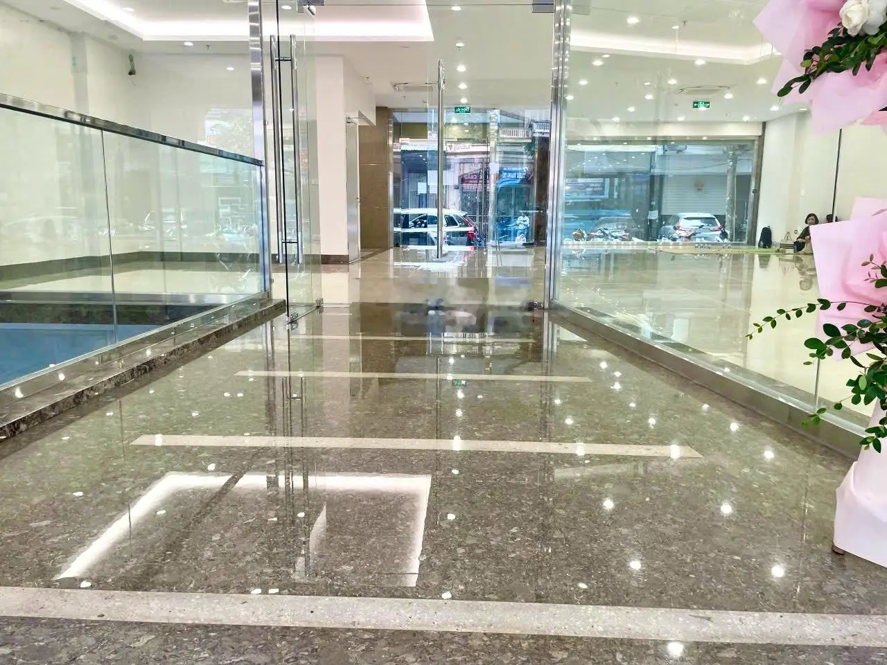Bán nhà mặt phố giá chỉ 300 triệu VND tại Cầu Giấy, Hà Nội