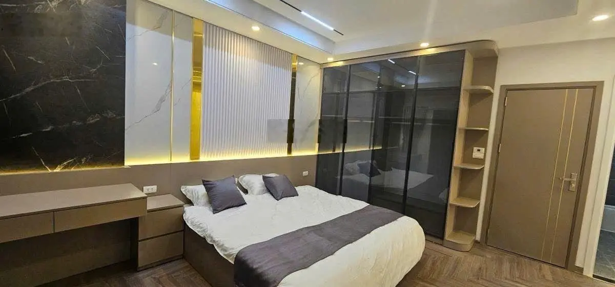 Nhà đẹp mới tinh 5 tầng Thang Máy trung tâm Quận Thanh Xuân, dt 33m x5t giá 7 98 tỷ