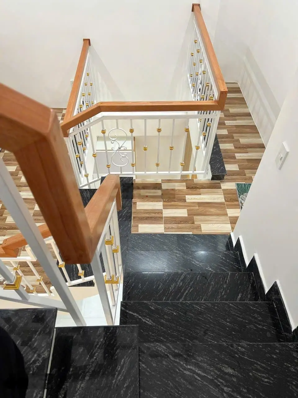 Bán nhà 3 tầng kiệt Nguyễn Chánh, gần biển, tuện ích xung quanh đầy đủ