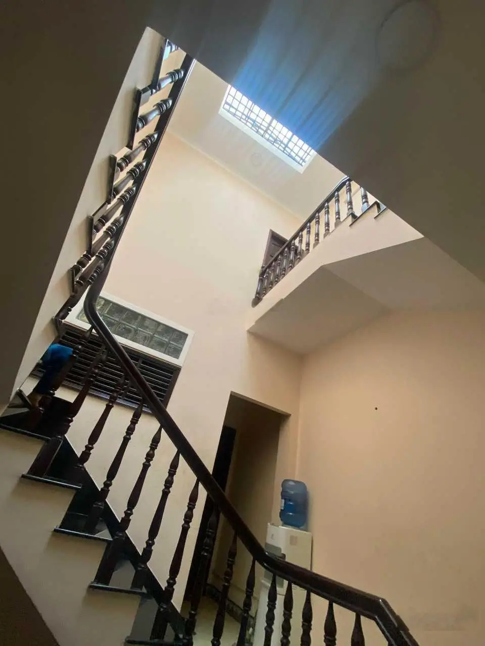 Bán nhà MT đường Nguyễn Hữu Cảnh, DT 4x 17,5m, 1T 3L, vị trí đẹp, giá chỉ 17,6 tỷ TL