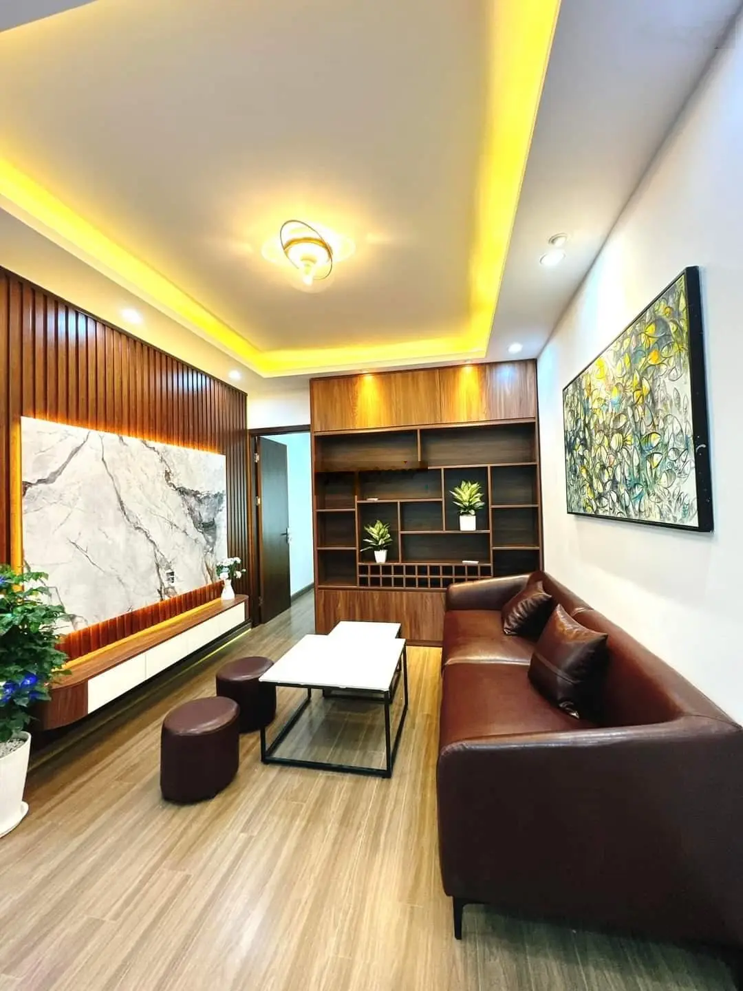 BÁN NHÀ TẬP THỂ CẢNH SÁT - THANH XUÂN - ÔTÔ - NHÀ ĐẸP - FULL NỘI THẤT - 2 NGỦ - 2VS - 80M - HƠN 2T