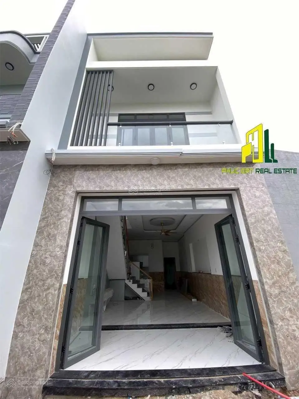 Bán nhà 1 trệt 1 lầu đường ô tô P Bửu Hòa DTSD 140 m2 SHR thổ cư 100%