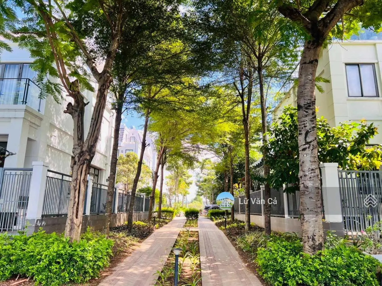 Bán gấp nhà phố Lakeview City 1 căn duy nhất full nội thất giá chỉ 13 tỷ 3 lầu 4PN LH 0907 860 ***