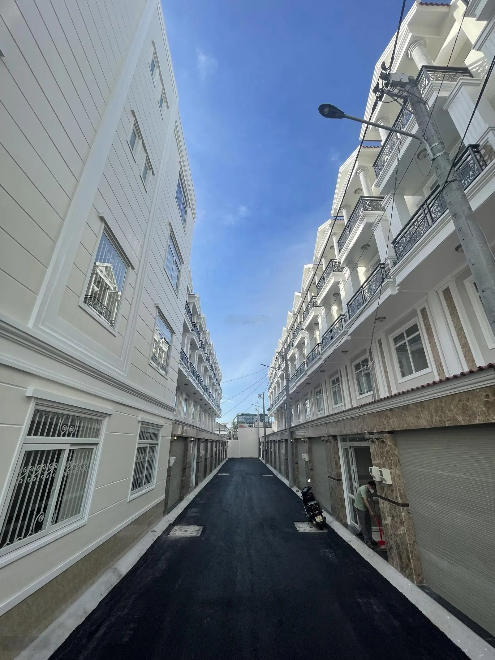 Còn 2 căn trong khu đồng bộ sát mặt tiền ql13 - giảm giá bán nhanh, nhà mới sổ riêng, có bảo hành.