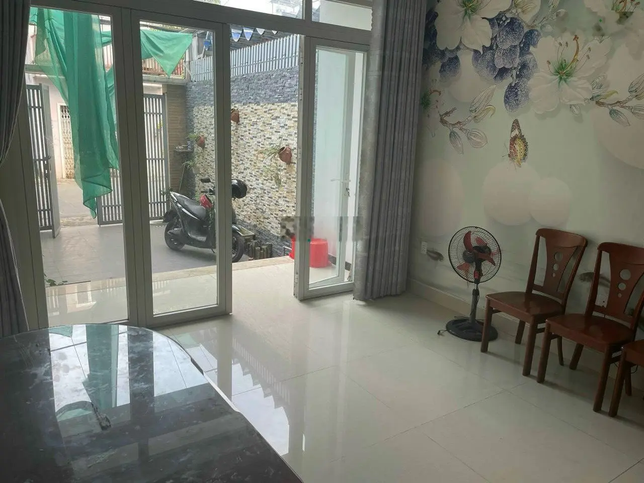 Chính chủ gửi bán căn nhà Mt đường 28 ra lê văn thịnh phường cát lái. Q2. Tp thủ Đức