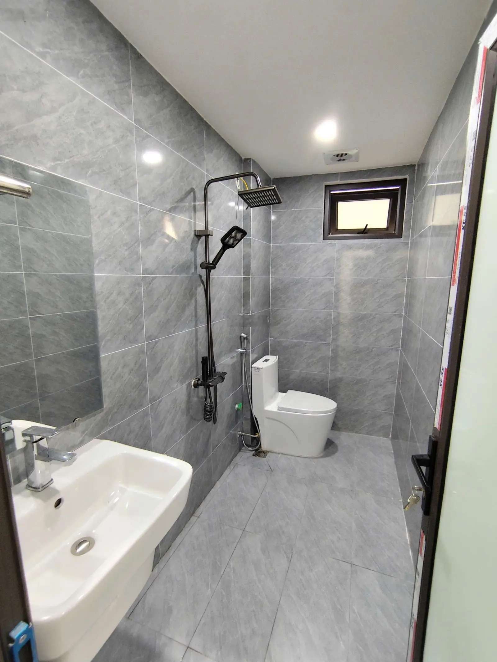 CC cần bán sớm nhà SD 30m2*5T giá 3.25 tỷ bao tên Nhân Huệ Đồng Mai xây mới Lh 0978939931