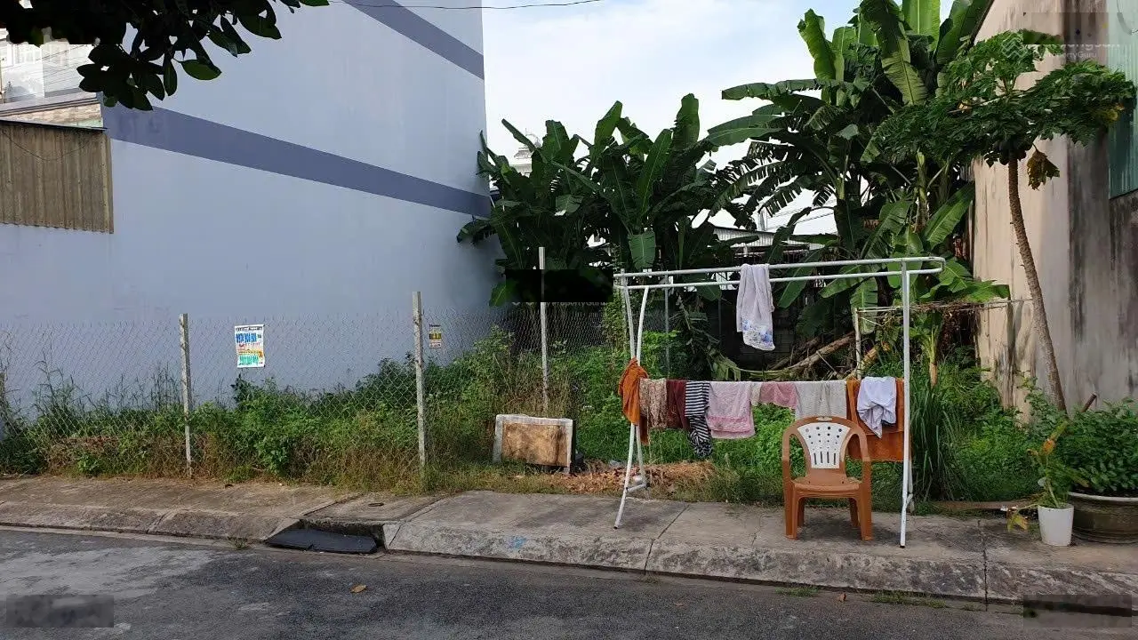 Bán đất thổ cư gần chợ xuân thới thượng DT: 5,3 x 15m đường xe tải vào tới đất