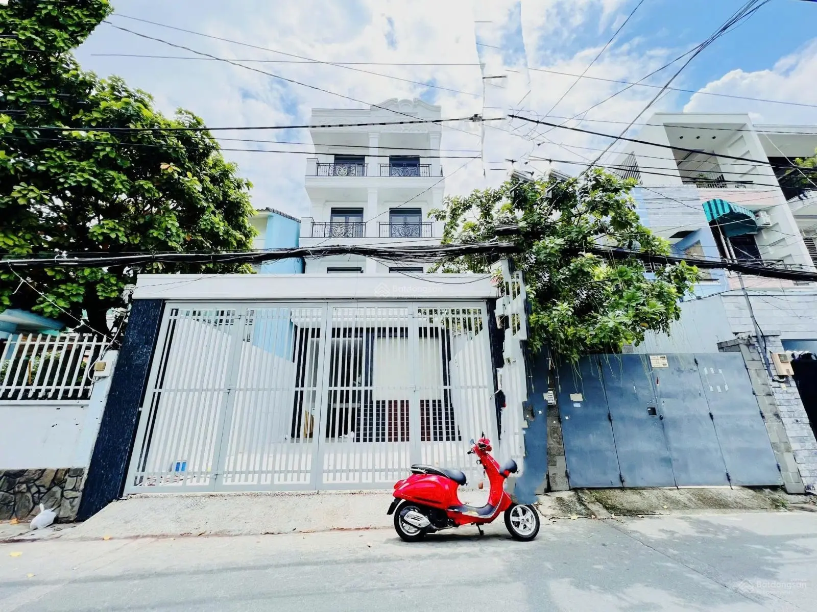Vip, nhà 6 tầng mặt tiền đường 9-linh chiểu-kề đại học ngân hàng, thuê 100 triệu/tháng, ngang 7,4m