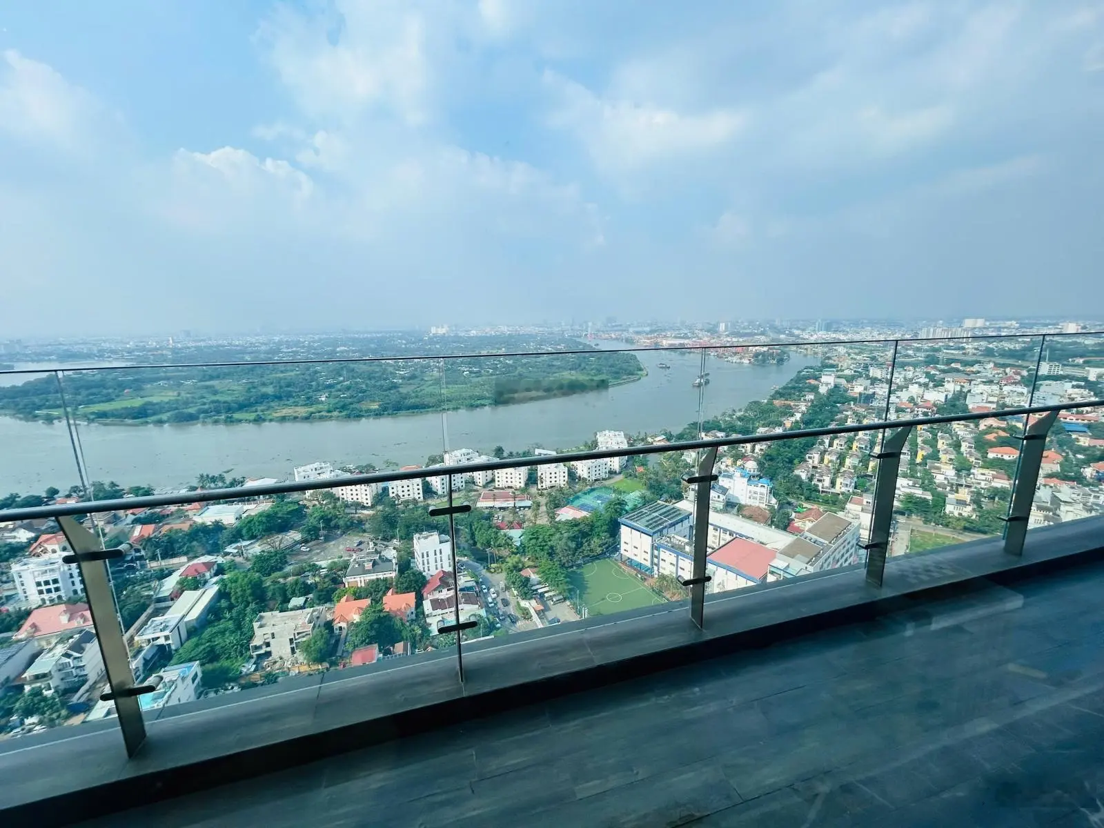 Bán penthouse nội thất sang trọng view sông q2 thảo điền. liên hệ 0902 835 ***