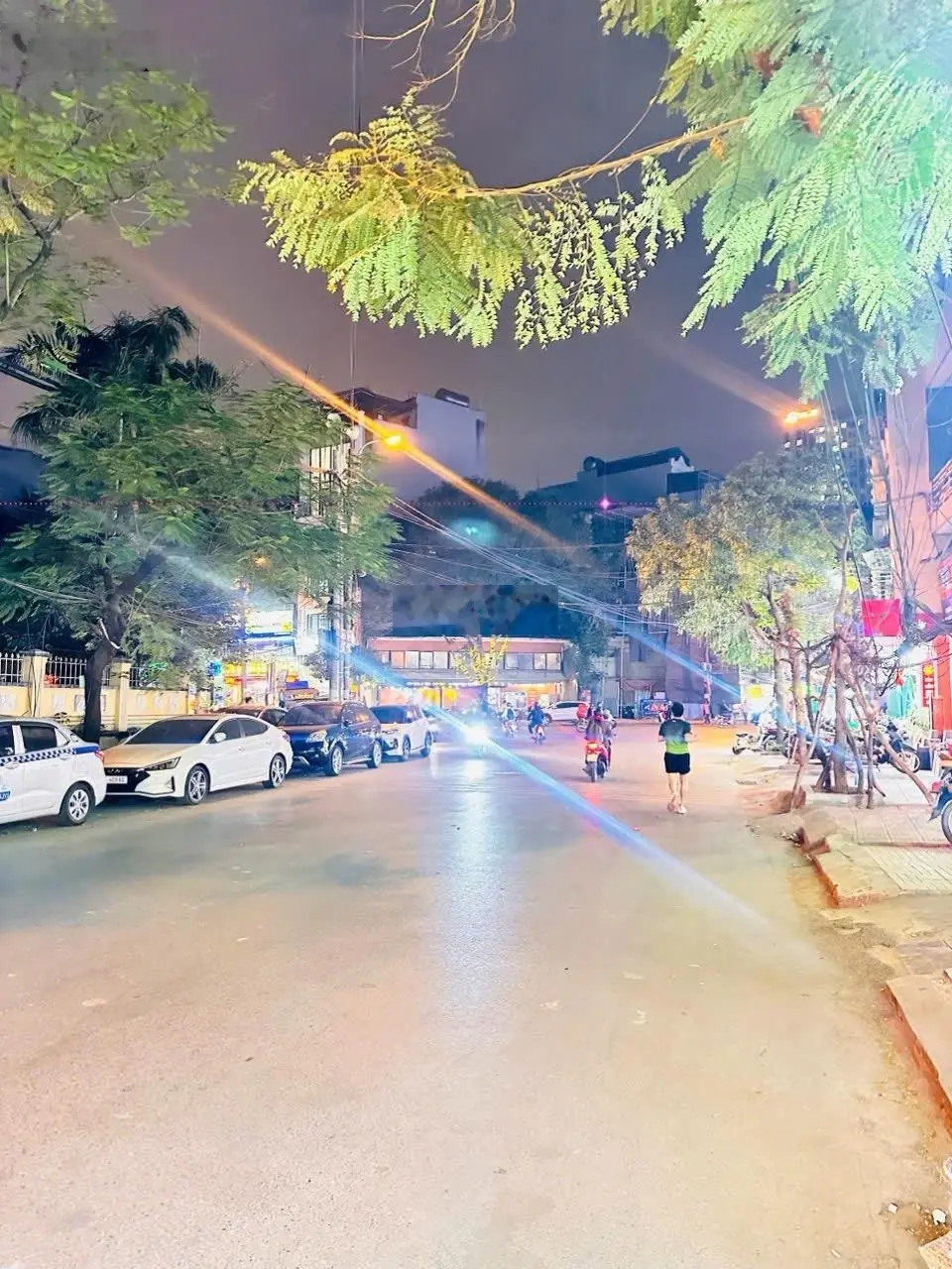Mặt phố chính Đền Lừ 4làn ôtô tránh dành cho đầu tư. Vị trí đẹp nhất 5tầng diện tích 46m2*16,8tỷ TL