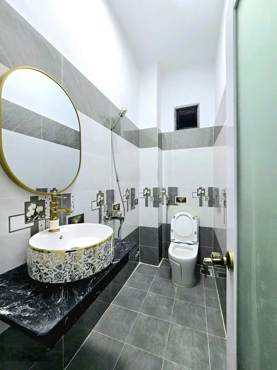 Bán nhà lô nhì - sổ hồng riêng - hẻm 2174 Huỳnh Tấn Phát - thị trấn - Nhà Bè