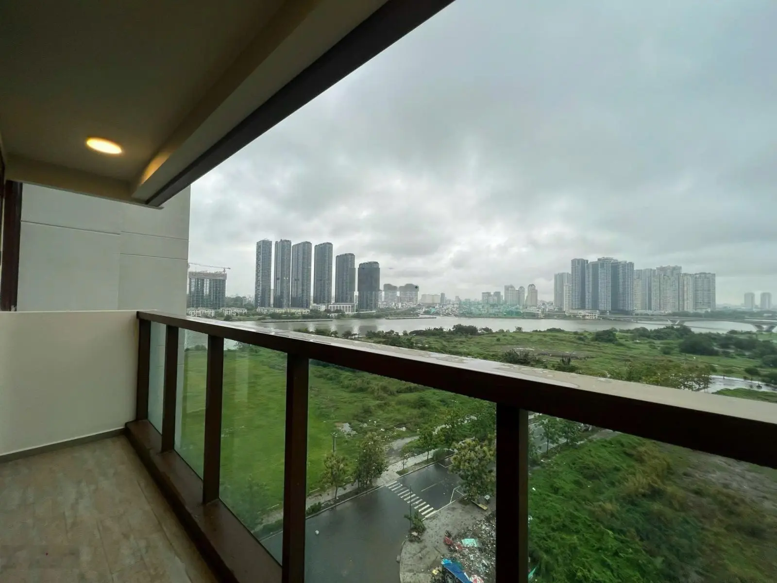 Bán 3 phòng ngủ The Galleria Metropole suất SPA 28 tỷ all in view sông trực diện đầy đủ nội thất