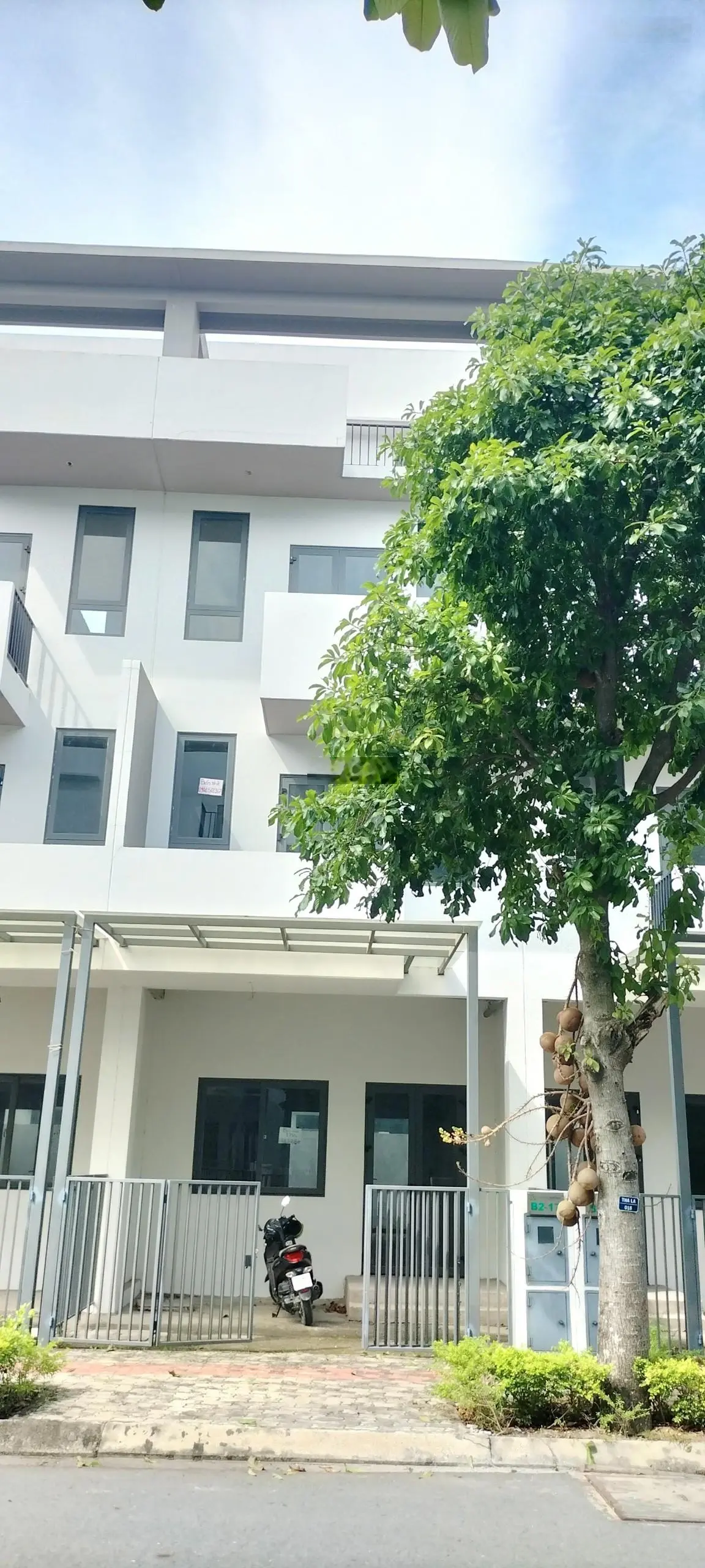 Bán căn B2 - 17 KDC The Pearl trục chính, nhà 1 trệt 2 lầu 1ST, giá 3,3 tỷ, sổ sẵn hoàn công