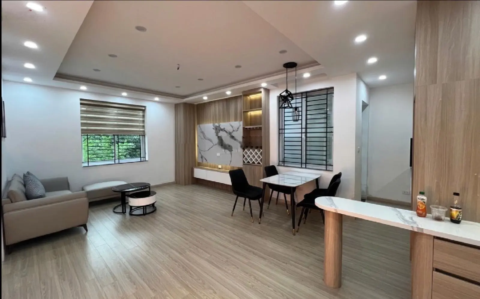 BÁN C.C T.P GIAO LƯU CT1C , 75M /1PK /2PN ,VỊ TRÍ VÀNG ,NT ĐẸP ,Ở NGAY ,GIÁ 4,05 TỶ - LH:0813 616 ***