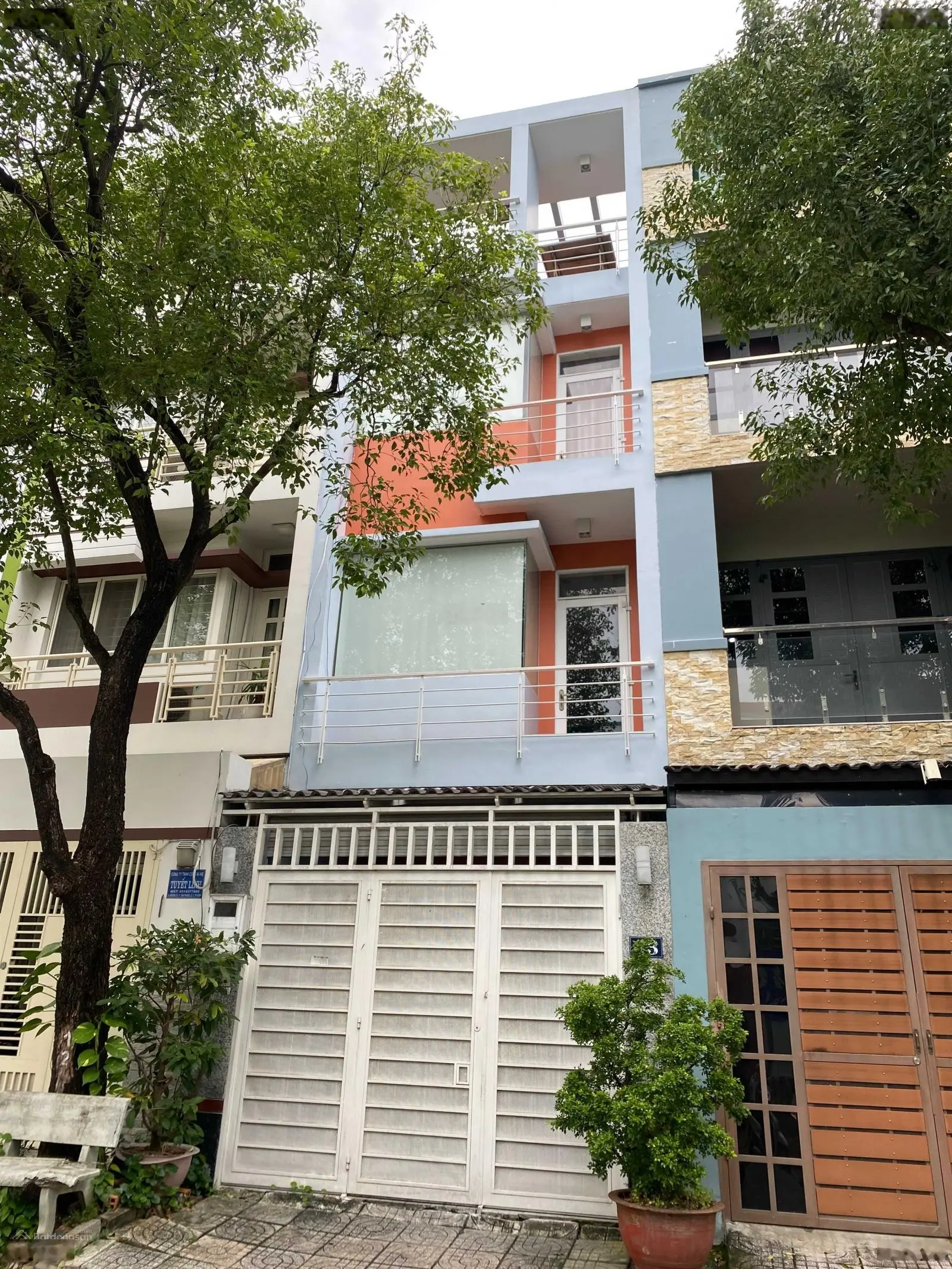 Cần bán nhà mặt tiền đường tại KDC Tân Quy Đông, 1 trệt + 3 lầu, giá: 12.5 tỷ - LH: 0902 781 ***