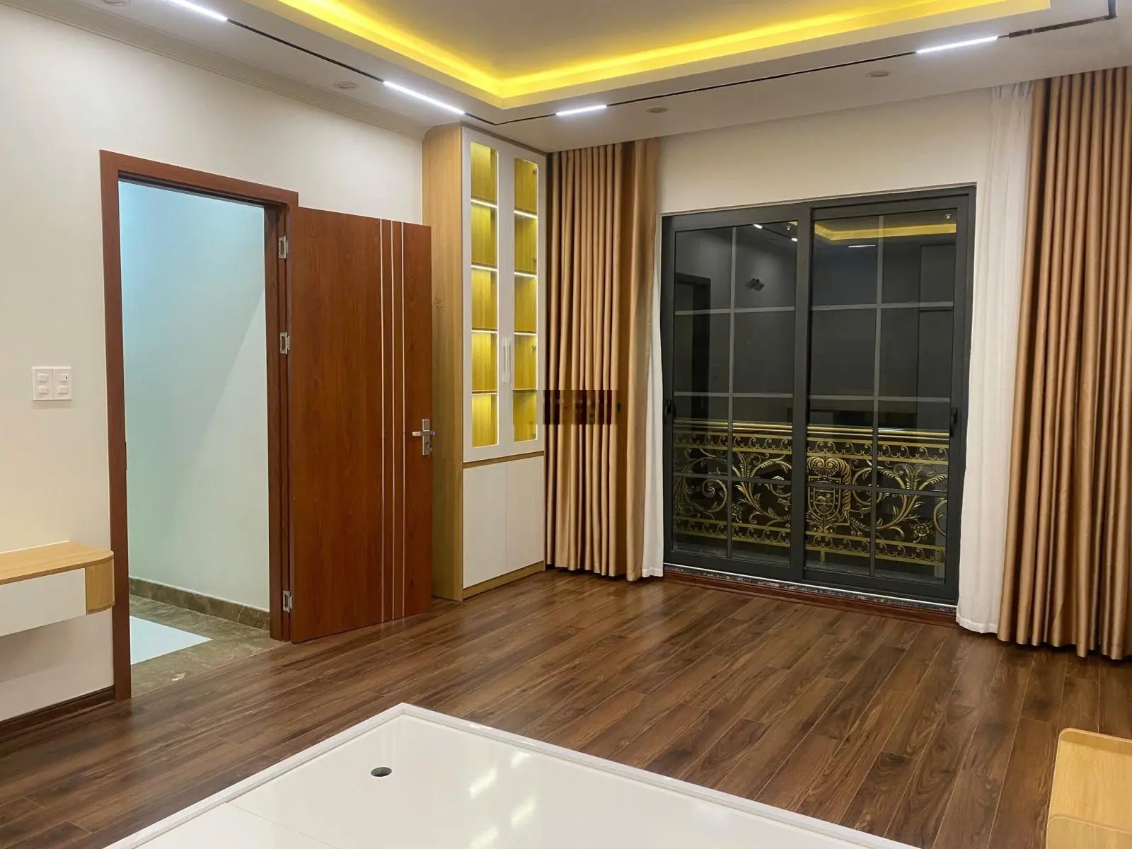 Hàng hiếm tại tái định cư Vinhomes Cầu Bính, lô góc 5 tầng, thang máy nhập khẩu, full nội thất