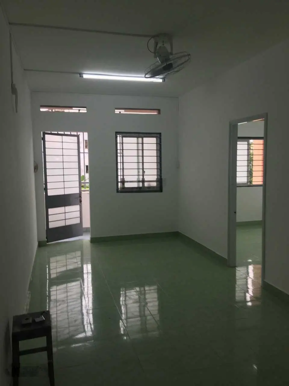 Cần bán chung cư Bàu Cát 2 quận Tân Bình, 2 phòng ngủ, thang bộ