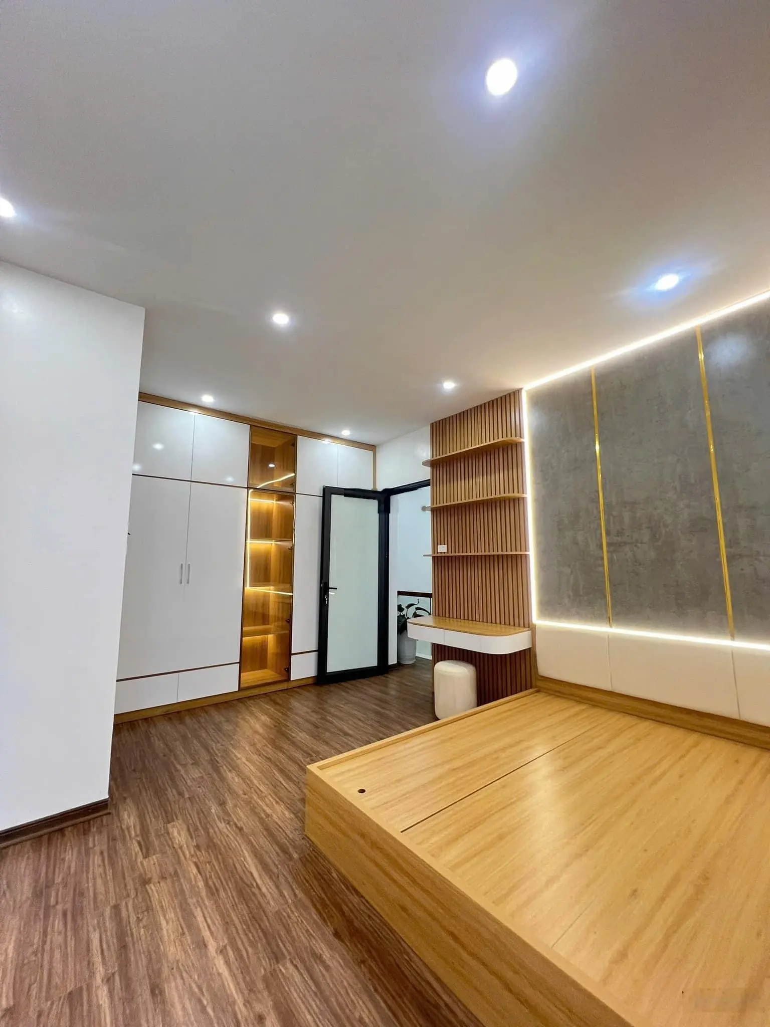 Hiếm hot bán nhà trung tâm Đống Đa 38m2 - tặng full nội thất - giá quá ngon chỉ 4,95 tỷ