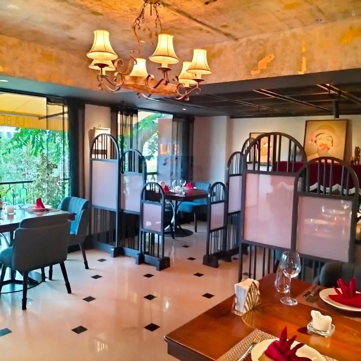 Mặt phố Xuân La, Tây hồ. Vị trí đẹp- 58 m2x 5T, mặt tiền 5,2m. Sổ đỏ chính chủ giá 37 tỷ.