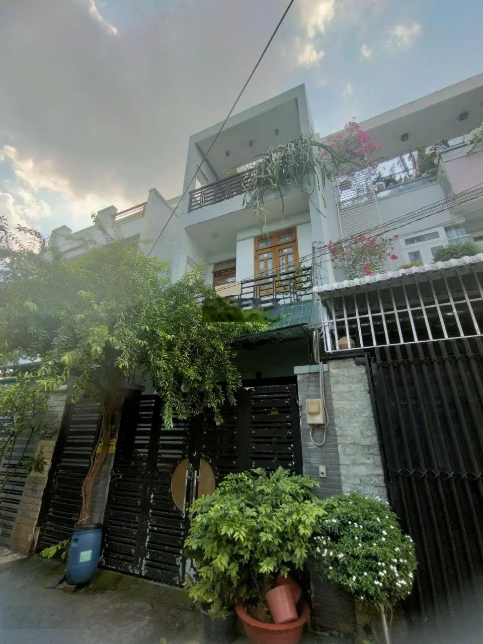 Bán nhà 3 tầng - gần the global city - sát đường Đỗ Xuân Hợp - hẻm xe hơi 7m - giá 6,5 tỷ