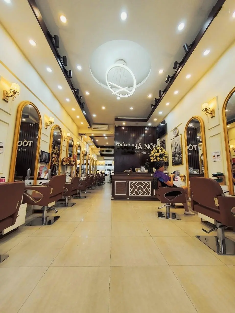 Siêu đẹp! Giá đầu tư! Mặt phố Dương Quảng Hàm Cầu Giấy 105m2, MT 4,5m, 2 thoáng nhà đẹp nhỉnh 32 tỷ