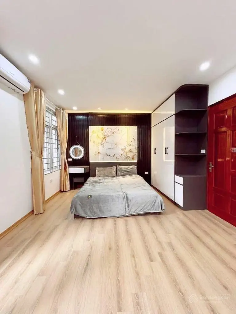 Dịch Vọng , 6 tầng , lô góc 2 thoáng , full nội thất , ôtô đỗ 30m , 7,25 tỷ có thương lượng .