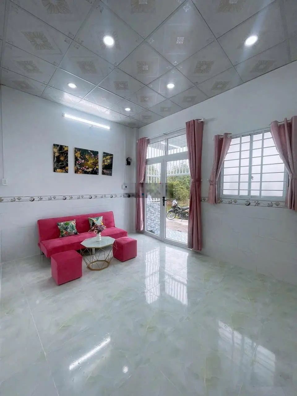 Bán nhà vi bằng đường xe hơi trung tâm thị trấn Cần Giuộc 45m2 giá rẻ