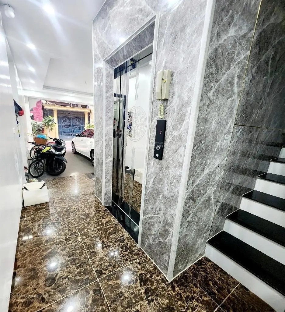 Phân lô 2 xe tải tránh 60m2 tại Minh Khai, 18,7 tỷ, 4PN, 4WC, nhiều tiện ích