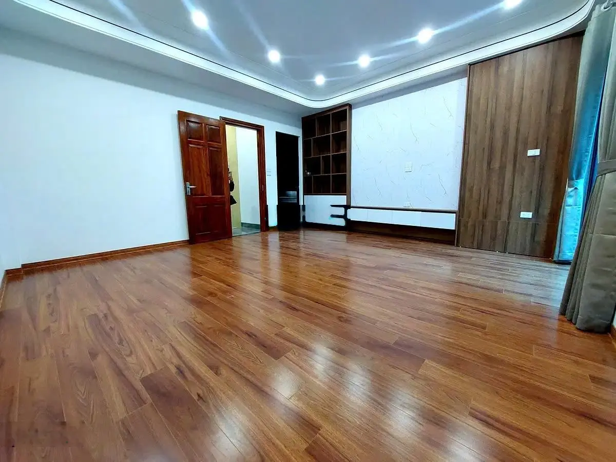 Cần bán nhà phố Đàm Quang Trung Long Biên 47m2 6 tầng thang máy, ngõ ô tô qua 9,5 tỷ