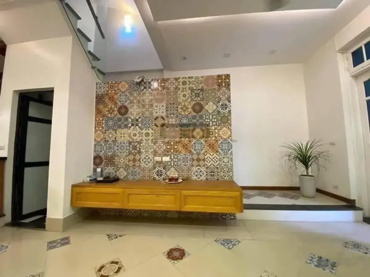 Bán nhà Âu Cơ, Tây Hồ. Một nhà ra phố - nhà mới đẹp 46m2 5 tầng - gần hồ tây phố đi bộ - giá 9.5tỷ