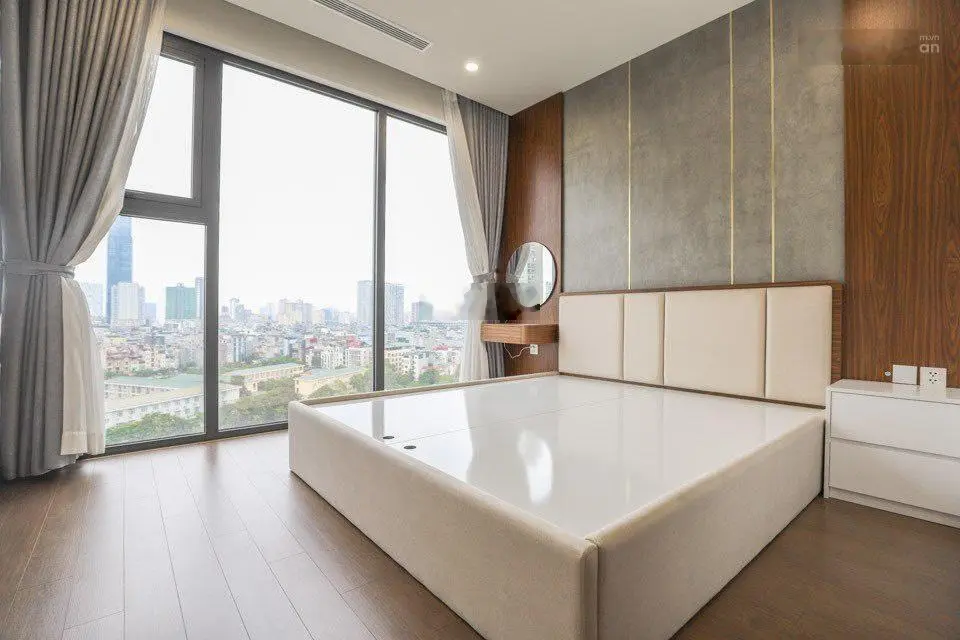 Gia đình tôi chuyển công tác vào Nam cần bán nhanh căn hộ 3 ngủ, tầng trung, căn góc 2 mặt thoáng