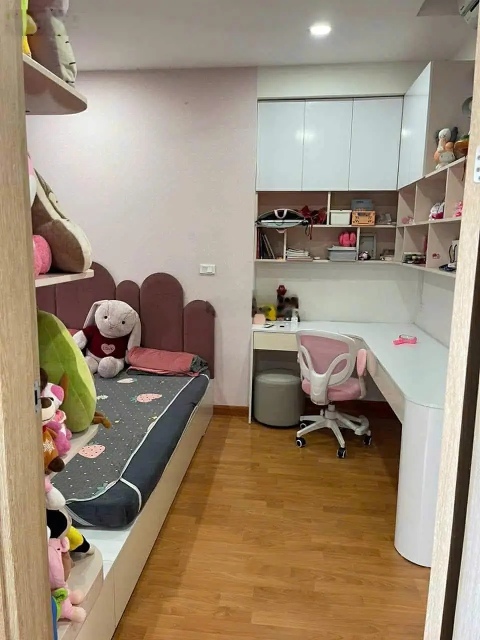 Em cần bán căn hộ 65m2 Toà A10 Nam Trung Yên- Tầng thấp- Giá 5,1ty- View nội khu- Lh 0988 917 ***