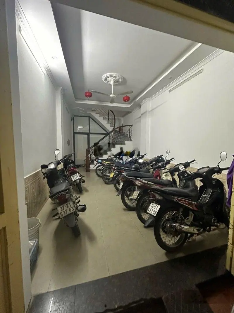 Bán nhà riêng tại Lê Thanh Nghị, 10,9 tỷ, 55m2, 10PN, 10WC, hàng hiếm! Cho thuê full phòng 45tr/th