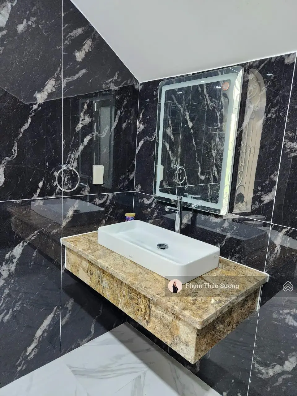 Chủ gửi bán toà nhà 2 mặt tiền đường Lã Xuân Oai, phường Tăng Nhơn Phú A, Quận 9 - giá chỉ 17,8 tỷ