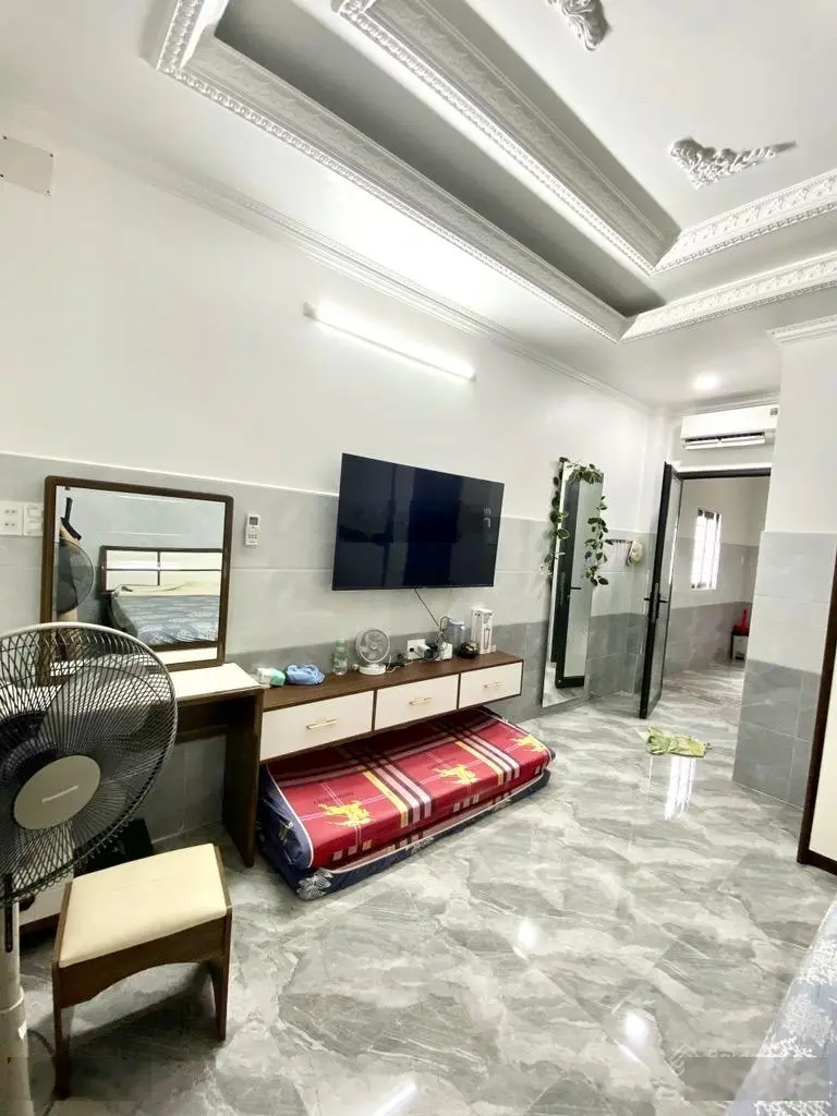 Nhà 6 tầng có thang máy mặt tiền đường Trương Thị Hoa, P TTH, Q12, DT 74,8m2 (4,3mx17m), giá 11tỷ