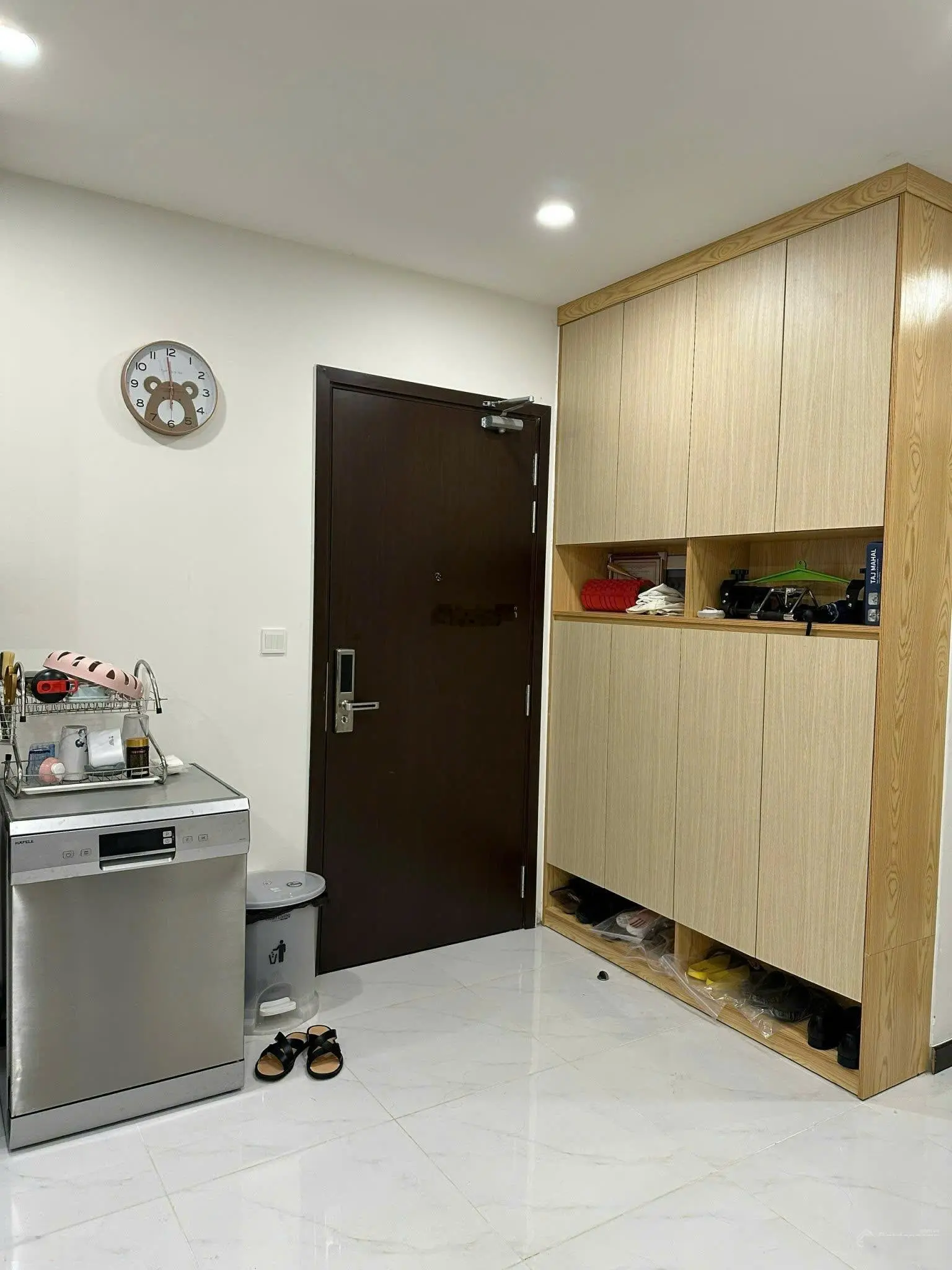 Bán gấp căn hộ C-SkyView 2PN, 2WC - Giá siêu hời chỉ 2,4 tỷ đồng tại trung tâm Thủ Dầu Một