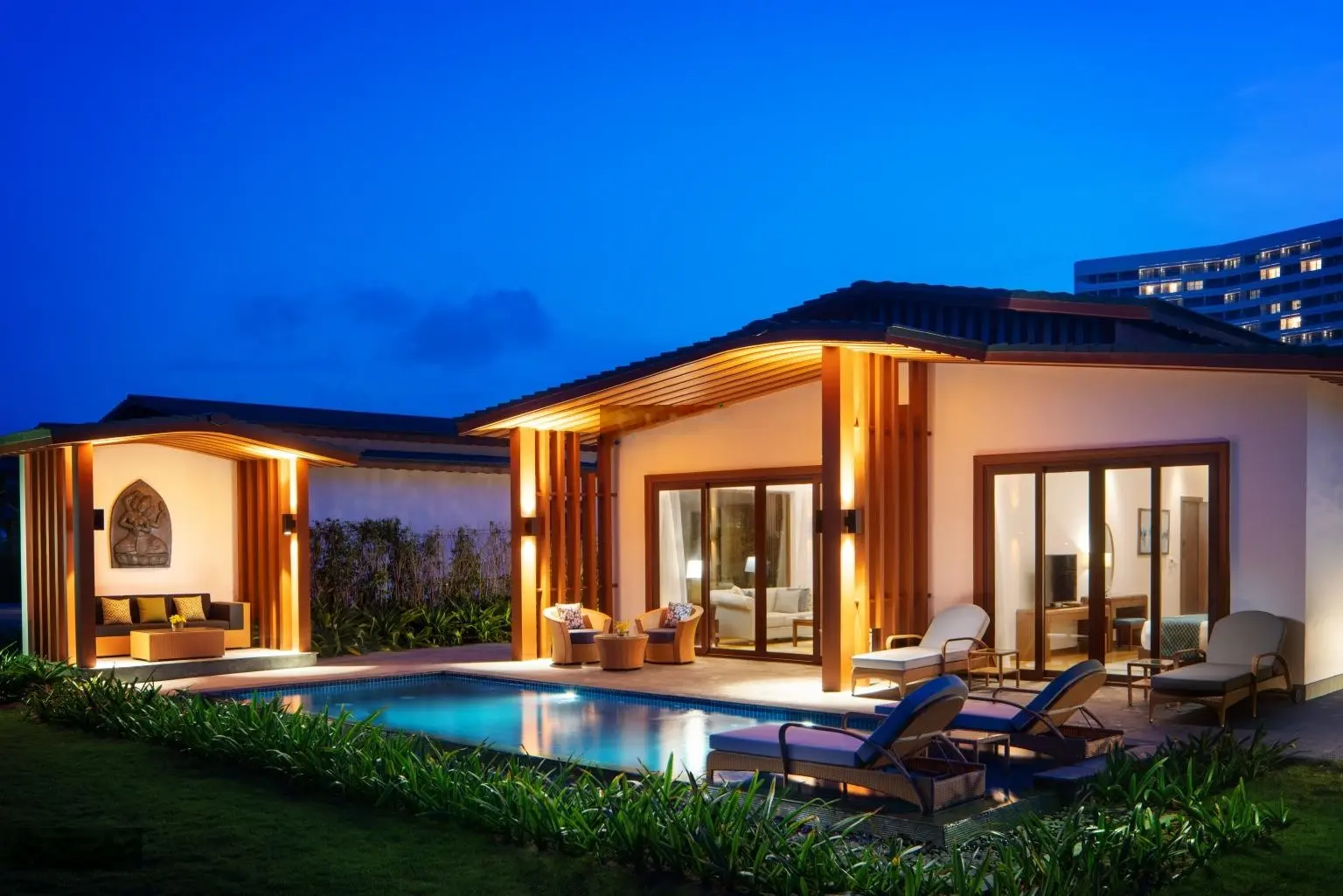 Cần bán biệt thự movenpick cam ranh 2pn giá 16.5ty vị trí đắc địa ngay sát biển tặng kèm căn hộ 1pn