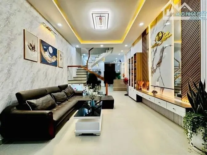 Cô 5 về quê sống bán nhà HXH Trần Tuấn Khải, P5, Quận 5, 68m2, 2tỷ650