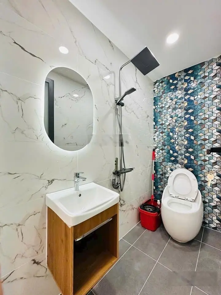 Bán lỗ 500 tr gấp căn nhà hẻm xe hơi Trương Quyền, Phường 6, Quận 3. Giá chỉ 4,9 tỷ 0906 806 *** Ngân