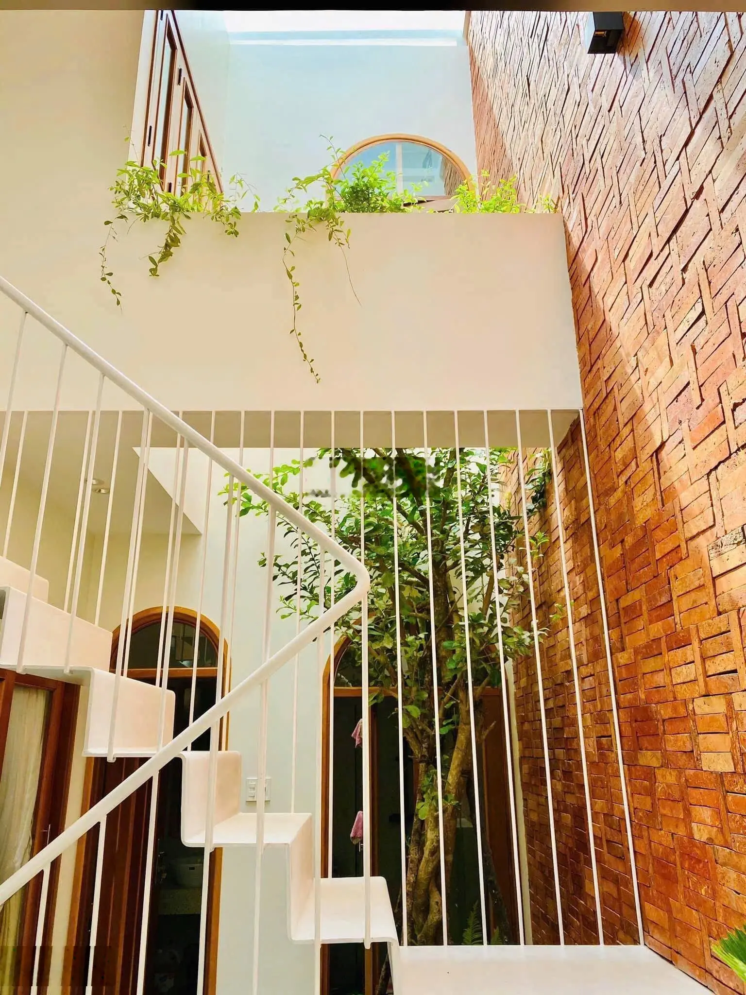 Siêu phẩm tầm trung đẹp không tì vết nằm ngay Lý Thái Tổ, Q10/ 3 tỷ 2/ 50m2 SHR. HĐT 14tr/th
