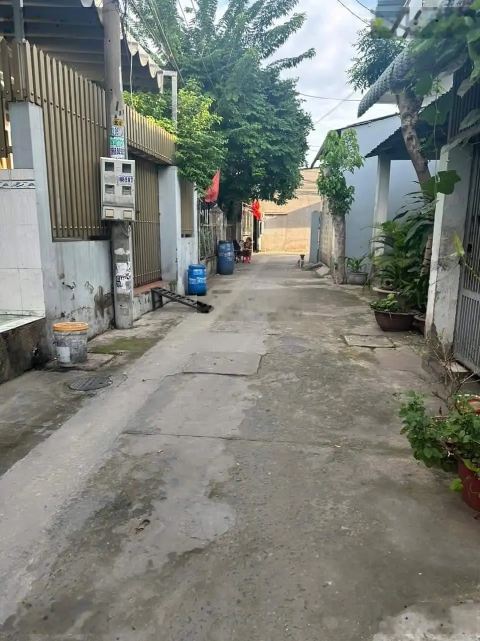 Nhà 1 trệt 1 lầu 80m2 gần chợ Xóm Nghèo, gần Vincom, ngã tư 550