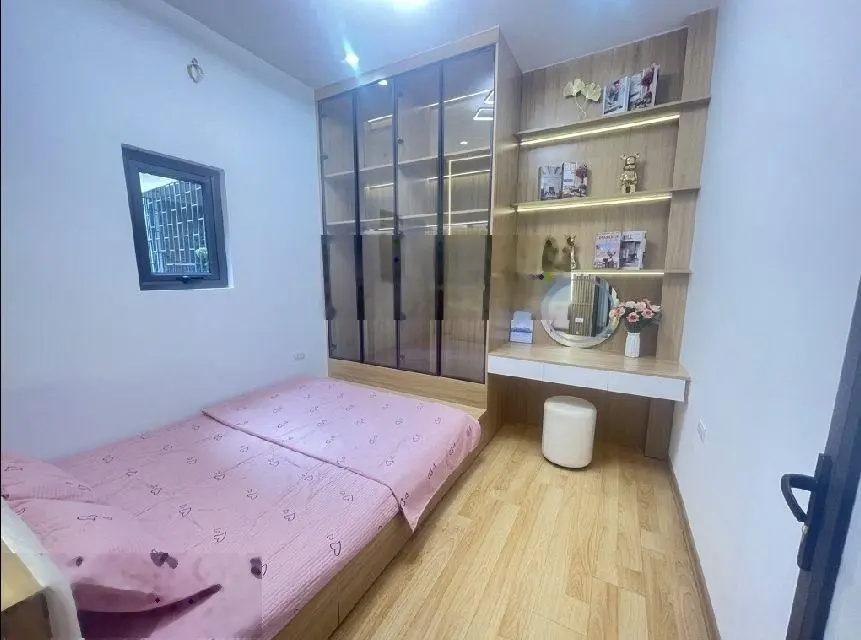 Nhà 4 tầng Bát Khối - đẹp không tỳ vết - ô tô tránh, đỗ ngày đêm, vào nhà - chỉ 4,x tỷ (còn bớt)